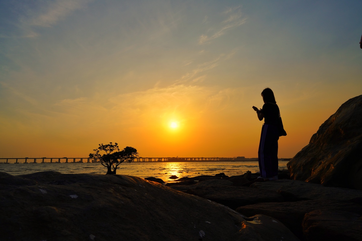 深圳西湾公园,夕阳,晚霞,黄昏,夕阳西下,剪影,人像,海天一色,海边