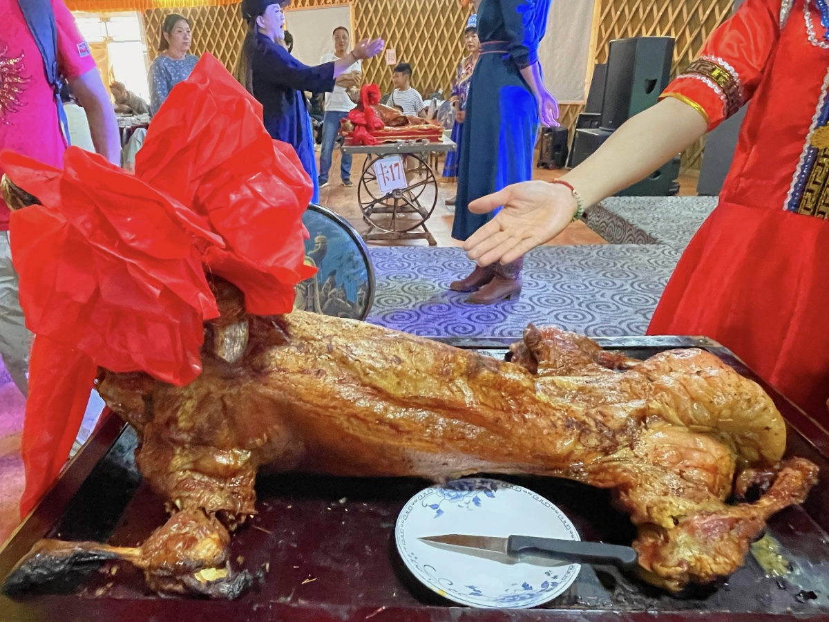 烤全羊开羊仪式