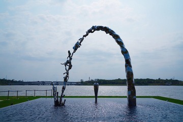 001