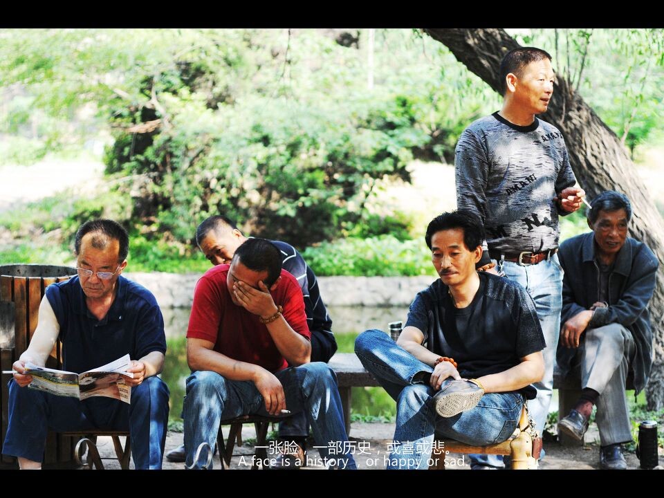 一张脸，一部历史，或喜或悲<br />
