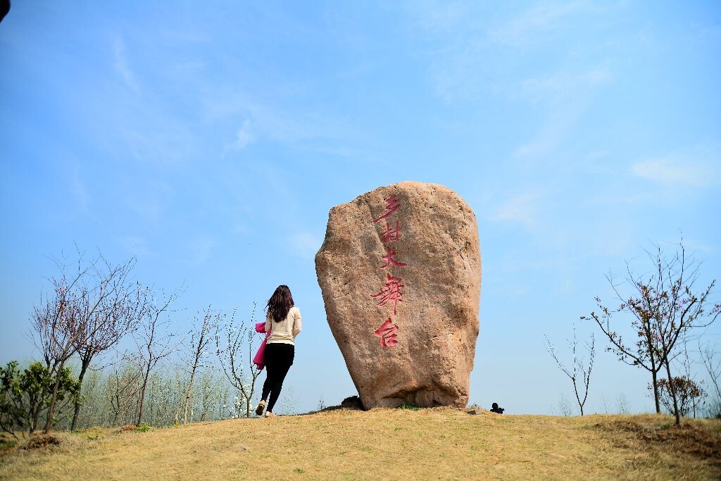 六合大泉湖乡村大舞台
