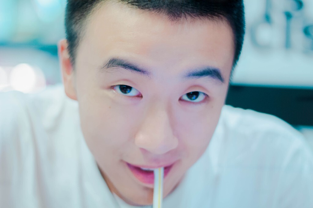 其实他的本体是糖果少女
