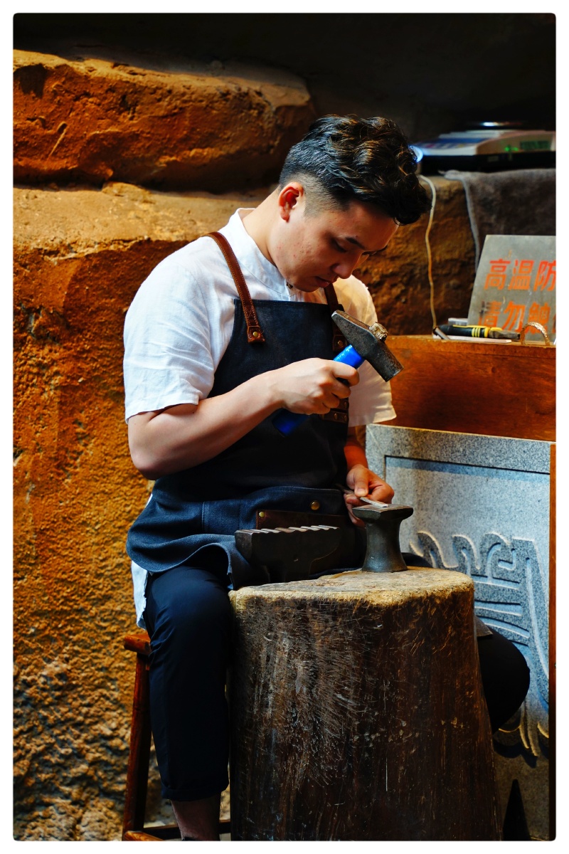 帅气的银匠师傅