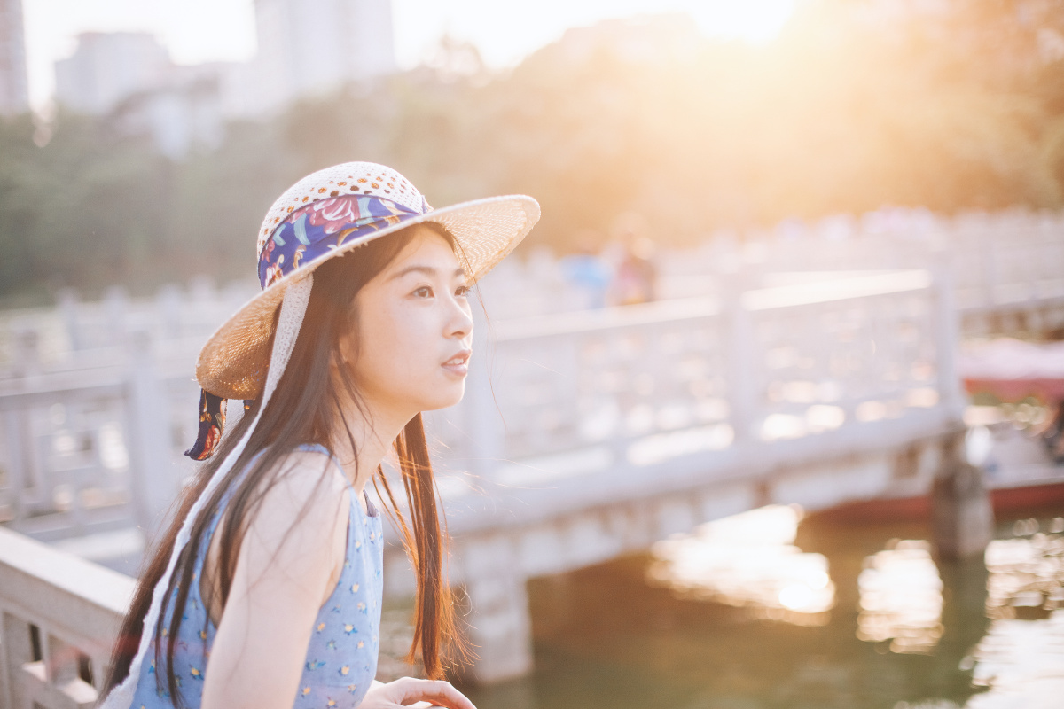 我好难过,在你离开时才认识你。