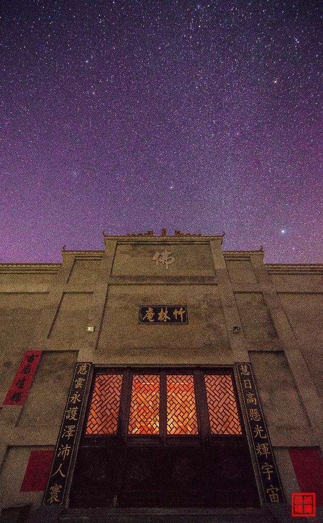 室内的烛光真是恰到好处，本以为会过曝的。