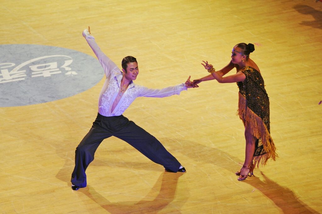 舞蹈比赛的意义,麻雀精神舞蹈锻炼你的乐感和舞蹈感