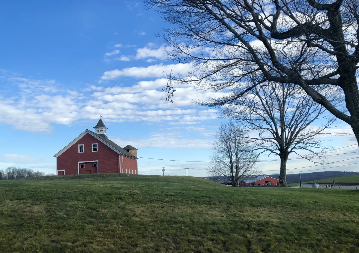 不同的角度一样的美前几天发过这个小红房子只是角度不同