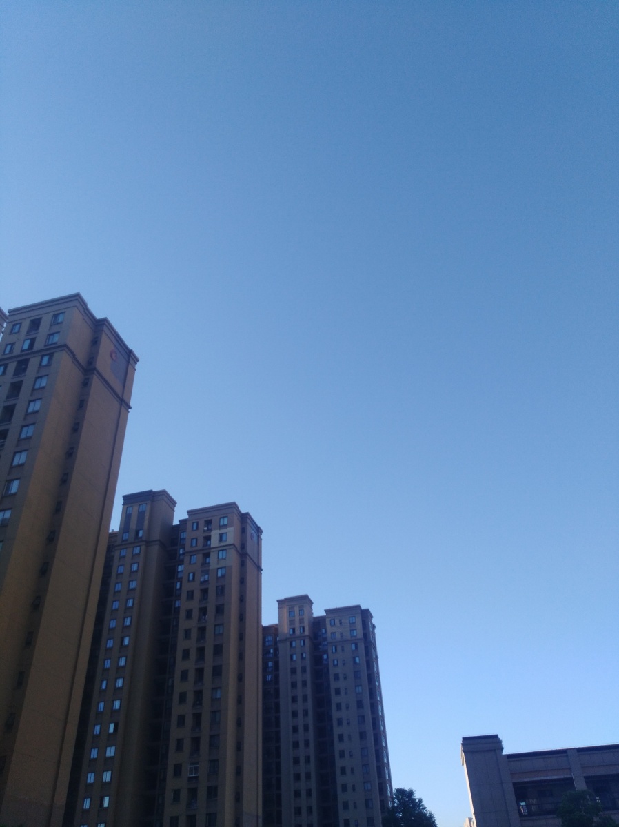 晴朗无云的南京天气