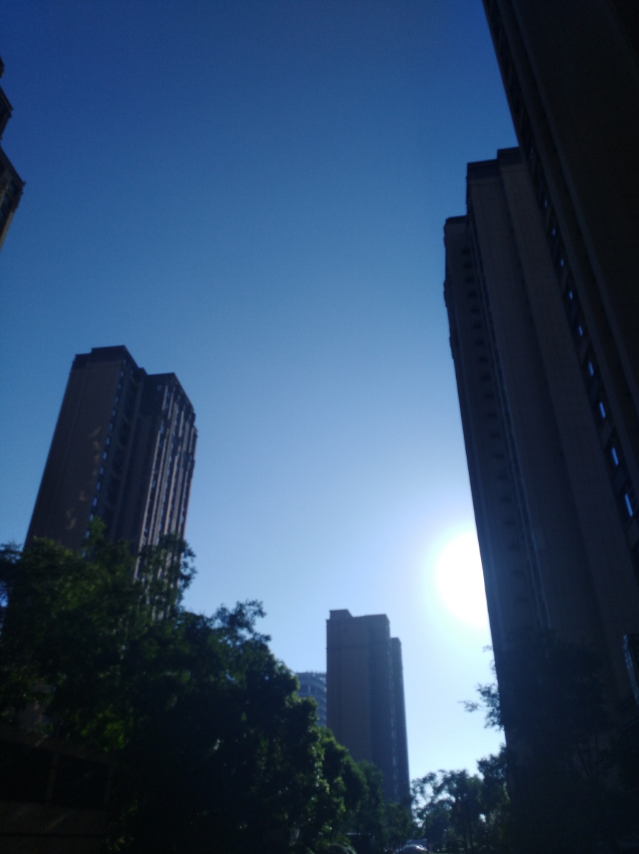 晴朗无云的南京天气