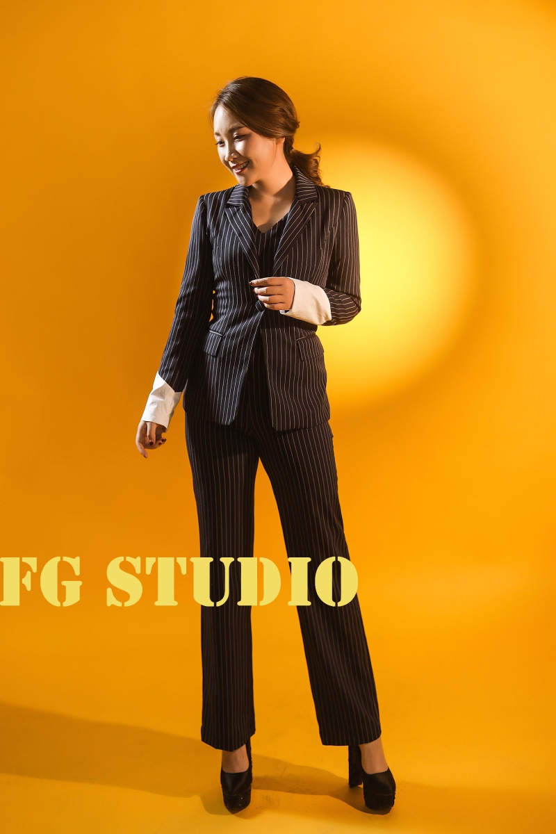 【加减乘除】主持人形象照