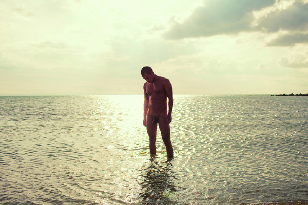 粉丝抗议作品太色情,他说:色情、情欲是人类