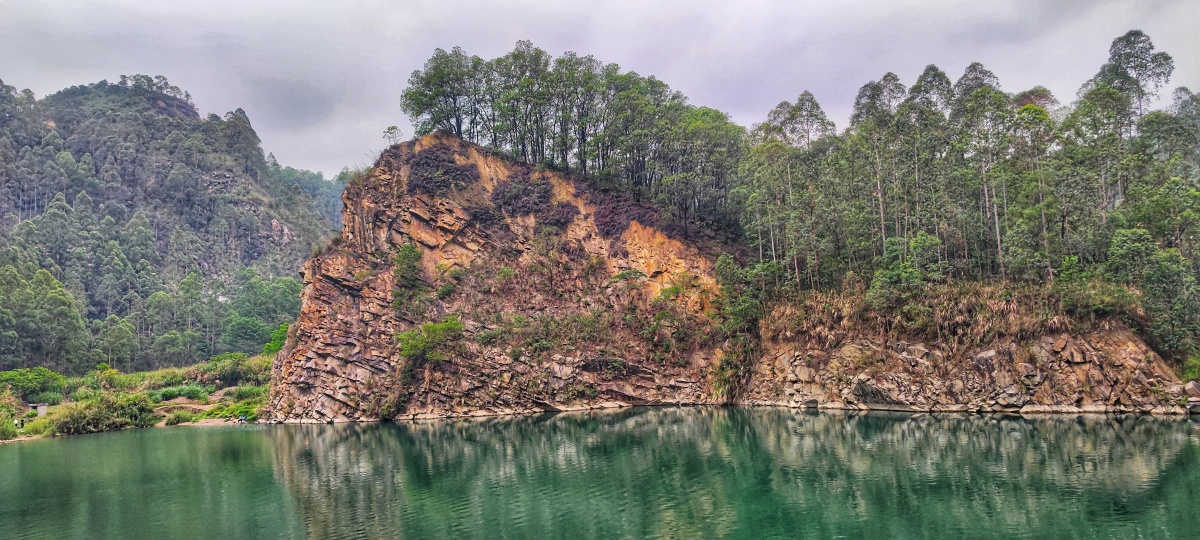 广州蓝眼泪六片山天池