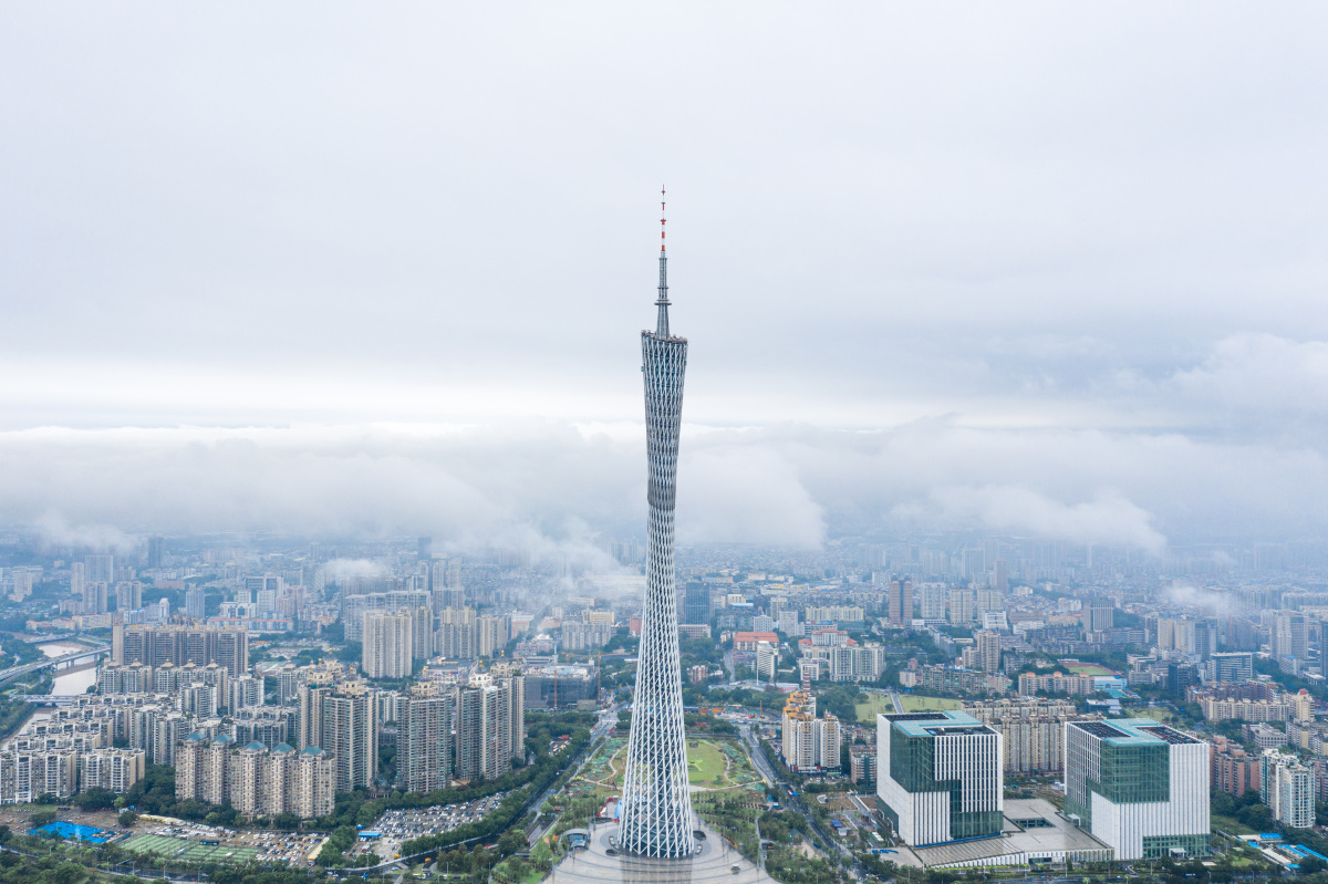 雾中广州塔