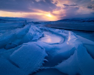 冰湖黄昏