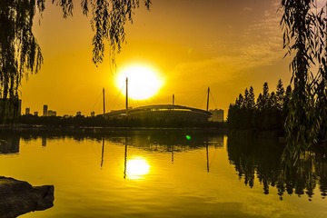 水上城市之《金色的奥体中心》   拍摄地：新区体育场东