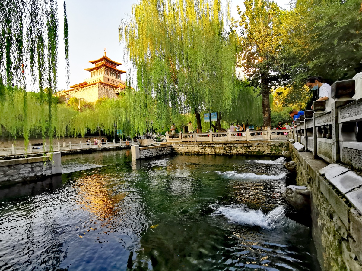 济南黑虎泉解放阁