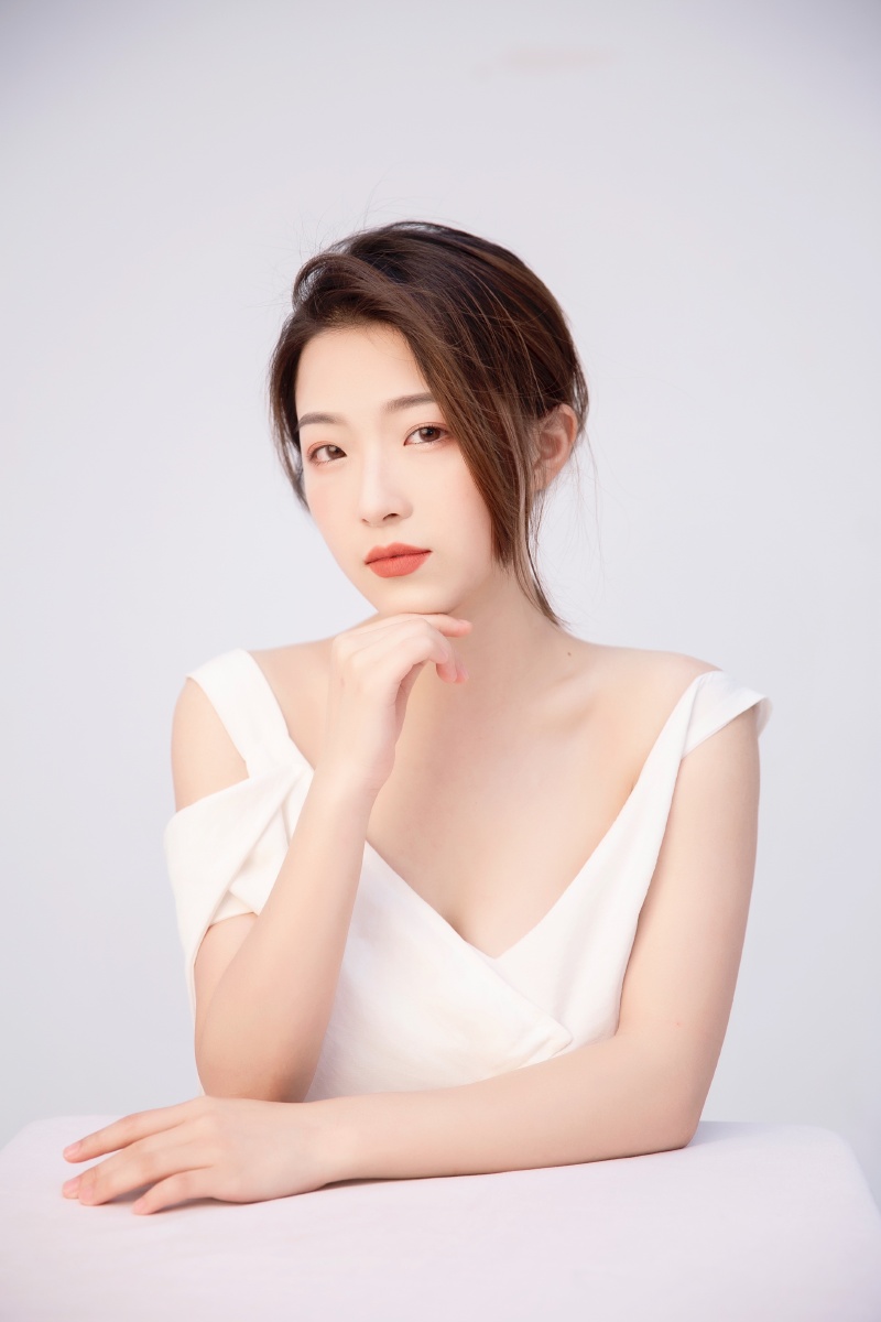 拍了两张形象照