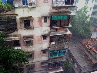 201109081733-001