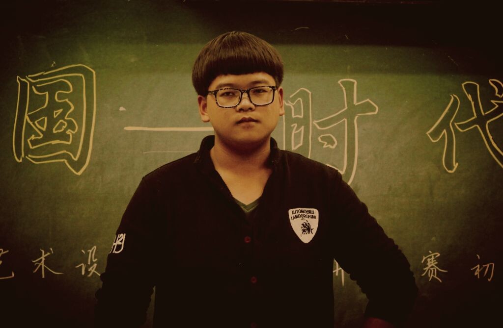 靖嫂子总是一副这个样子，羞羞答答打额