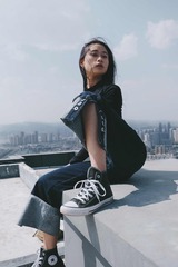 001