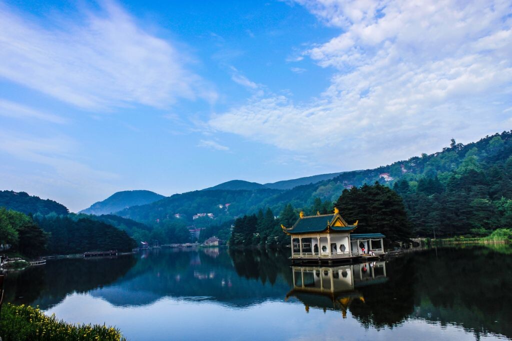 水天一色，如梦湖畔