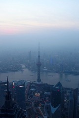 全世界还有哪个地方可以脚踩金茂，俯看东方明珠~？