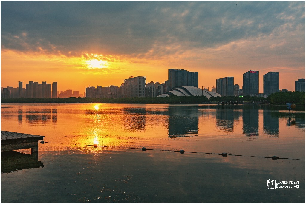 路过天鹅湖