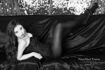 IMG_6688heibai_缩小大小.jpg