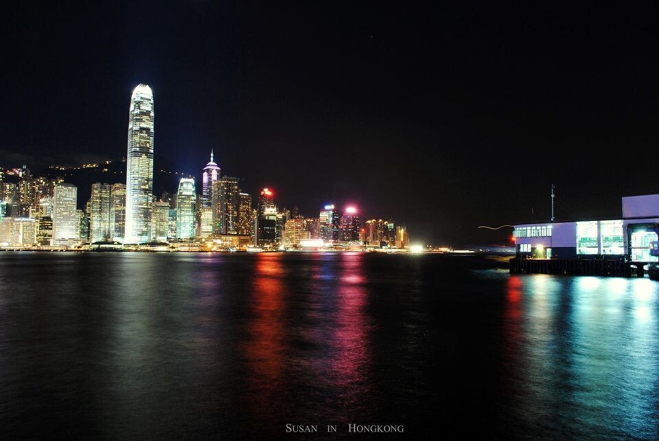 维港之夜<br />

