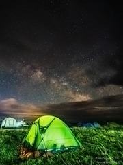 露宿星河下