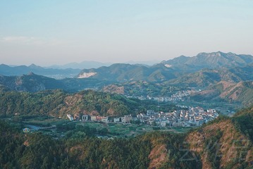 山中小镇