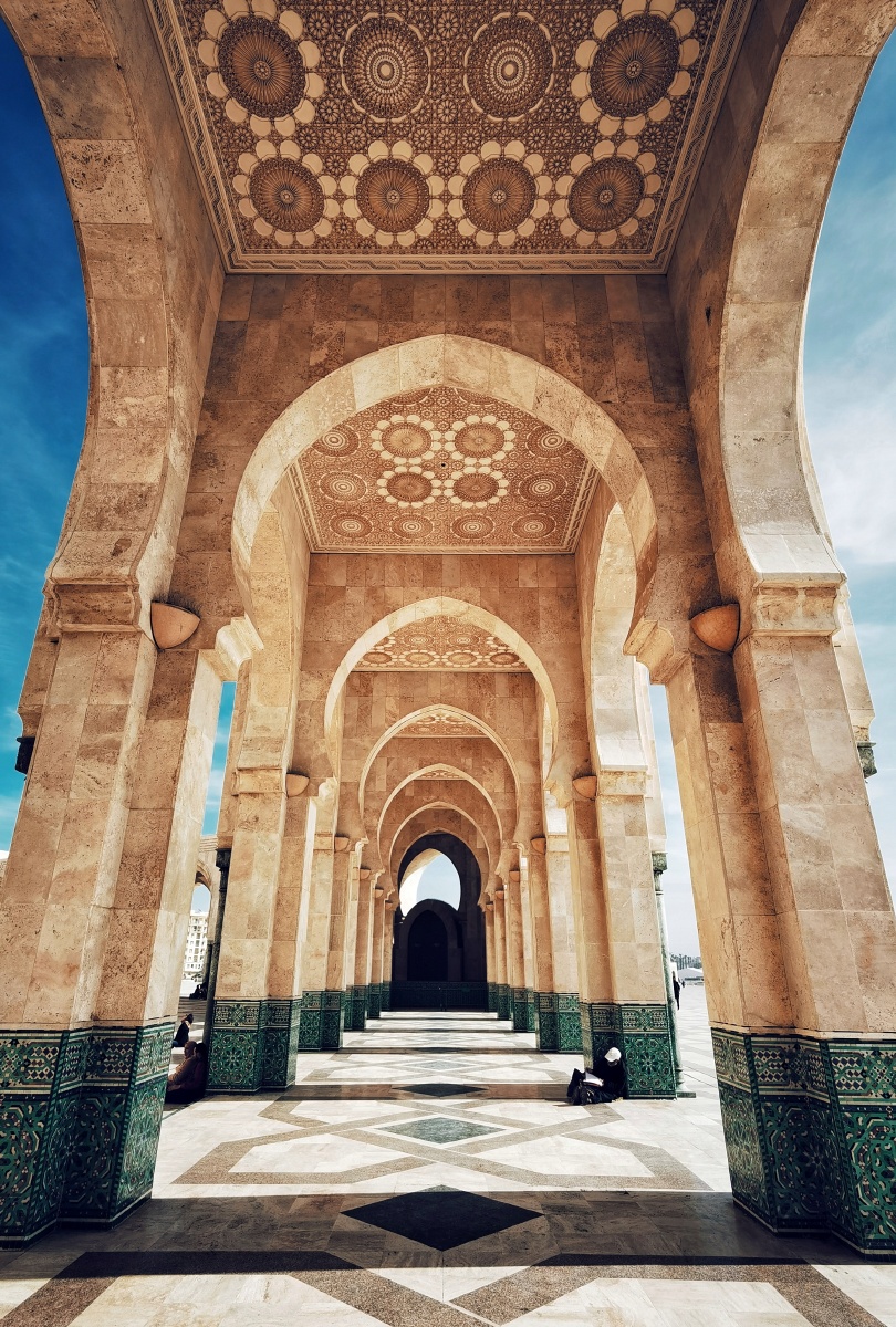 色彩宗教的城市纪实抓拍建筑物宗教拱柱手机摄影鉴赏#清真寺摩洛哥