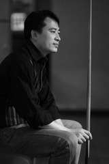 台球厅里的男人05