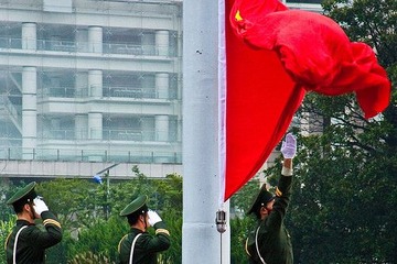 国庆60周年人广升旗仪式
