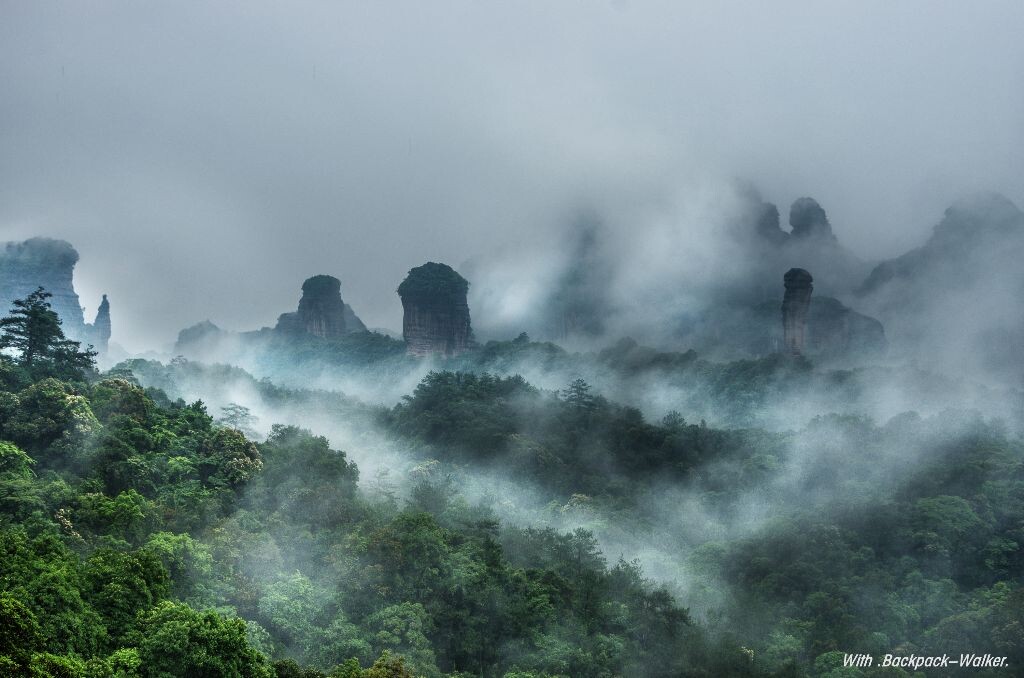 烟雨丹霞