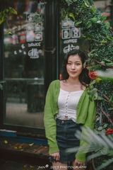 1610865