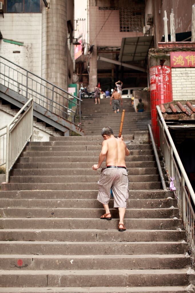 棒棒们工作的石阶