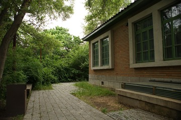 LKM04755