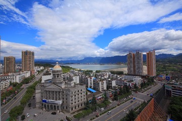 久雨突晴时