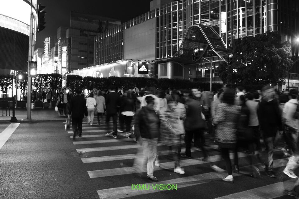 南京东路路口<br />
