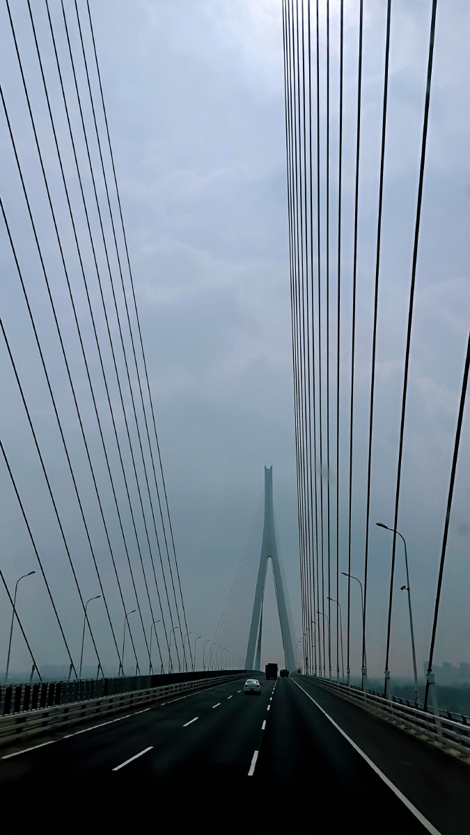 湖北鄂东长江大桥鄂东长江大桥是连接黄石市和黄冈市的过江通道也是