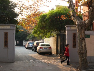 上海马路系列131213余庆路09._CanonA630