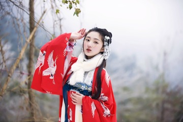 1380405