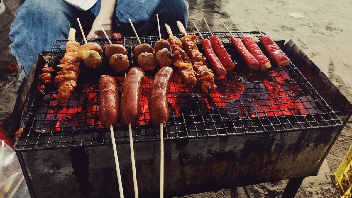 冬天将至烧烤暖心