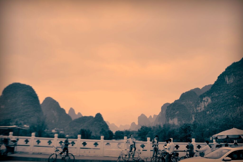 对面的山