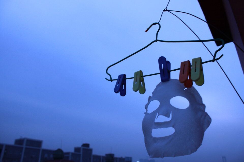 撕下面具好好呼吸<br />

