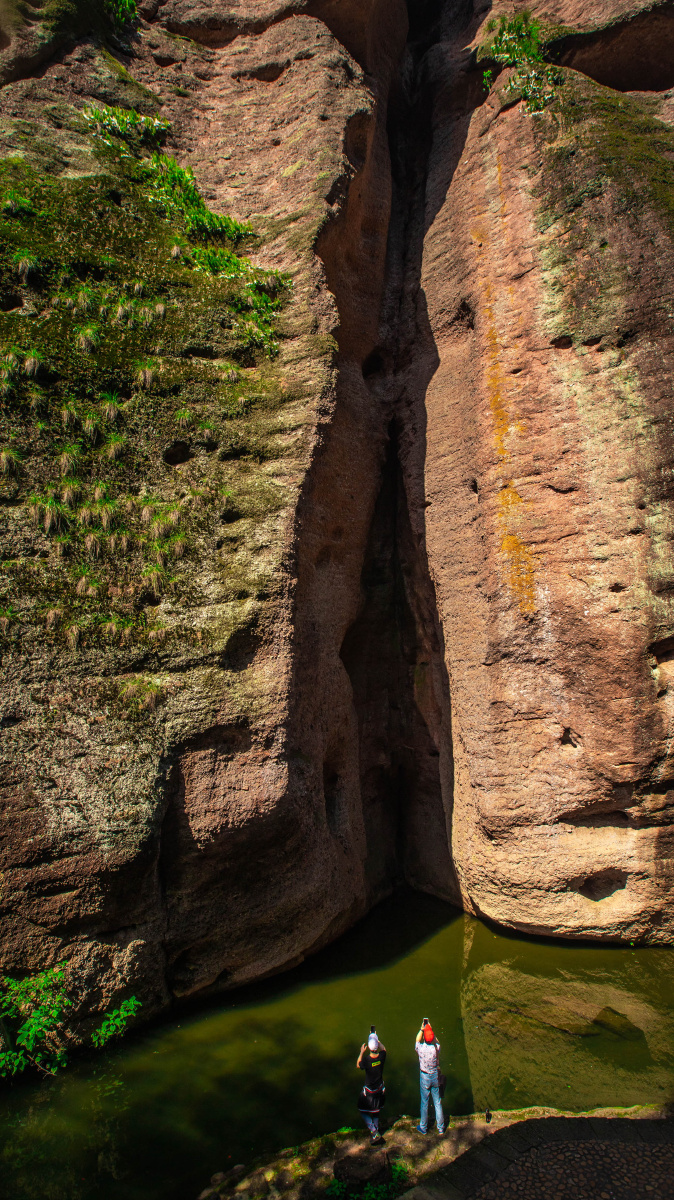 江西龙虎山:丹霞画境原生态,奇险秀美象鼻山 - 千百度摄影工作室