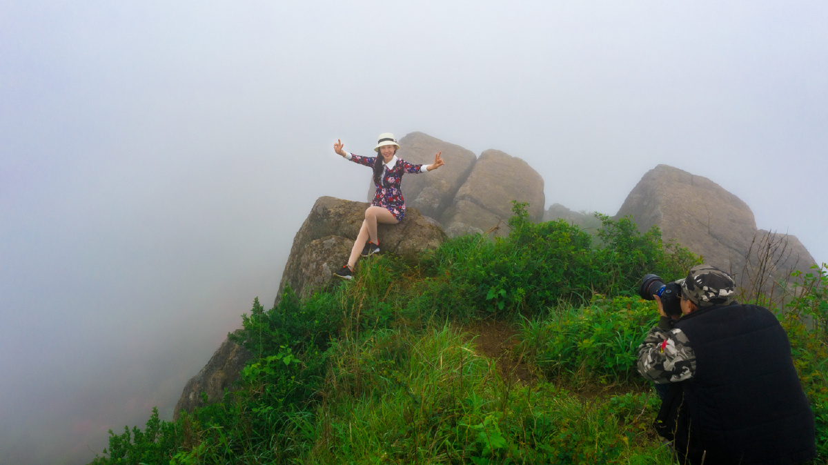 江西丰城升华山云海杜鹃美如画卷