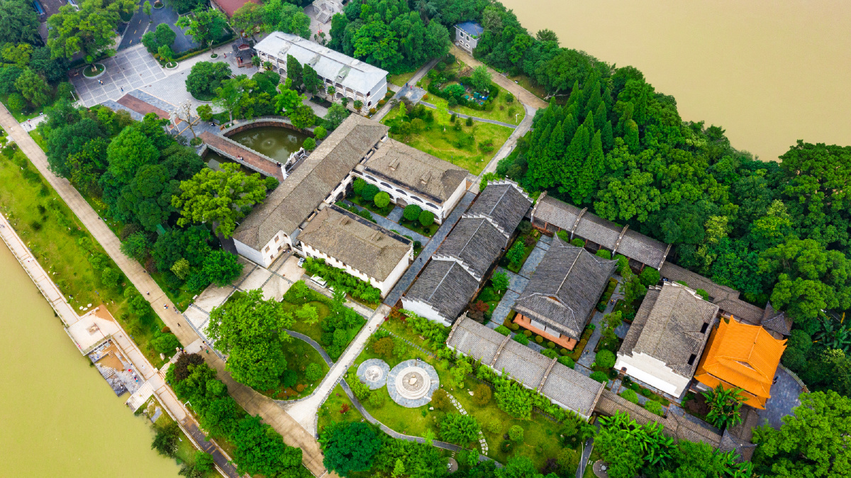 江西吉安白鹭洲书院风景如画