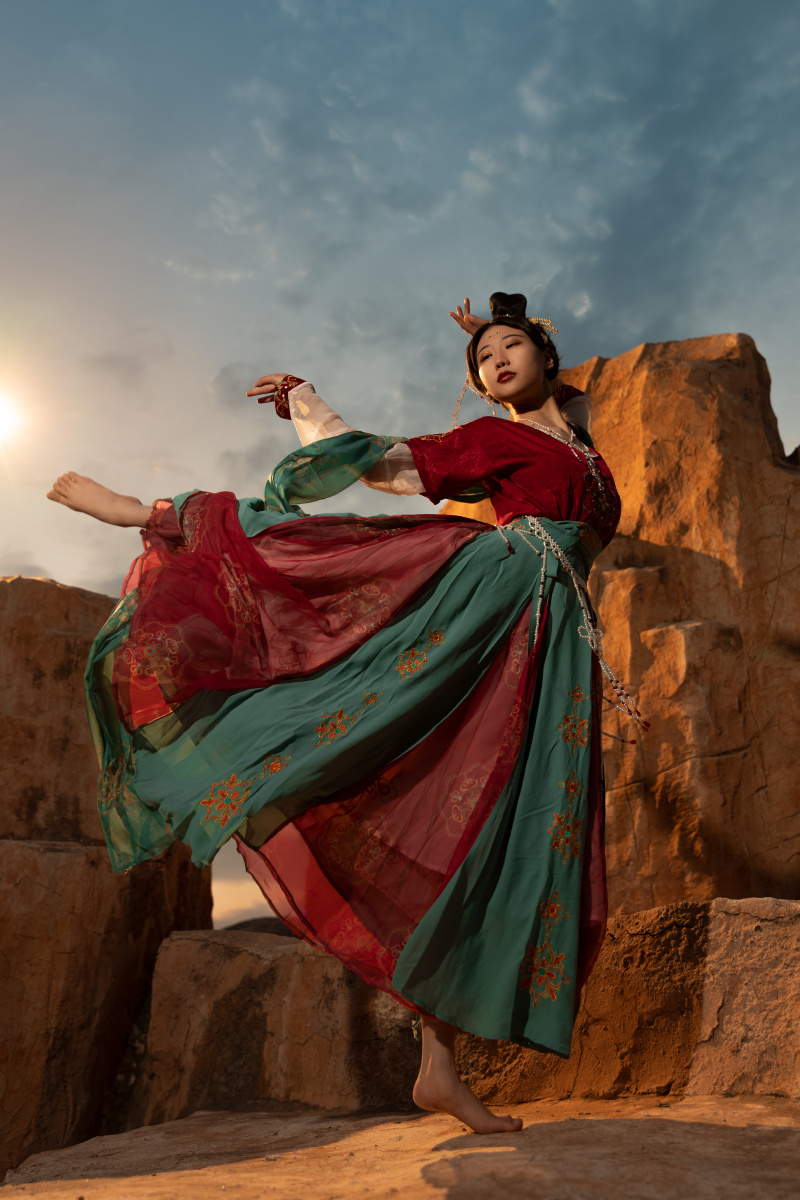 一张人像感受西域风情.